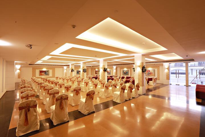 Ballroom/Hall 61 of 67