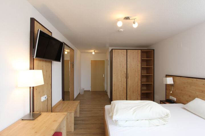 Room 5 of 35