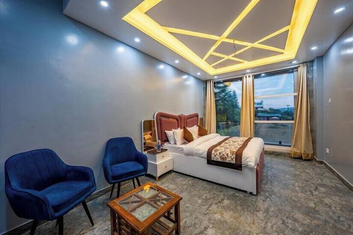 Room 6 of 10