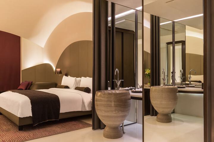 Room 10 of 41