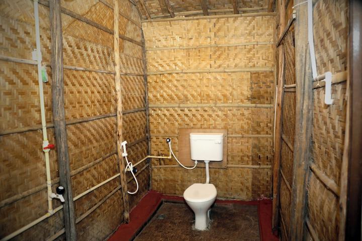 Room 11 of 16