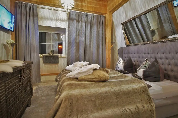 Room 4 of 26