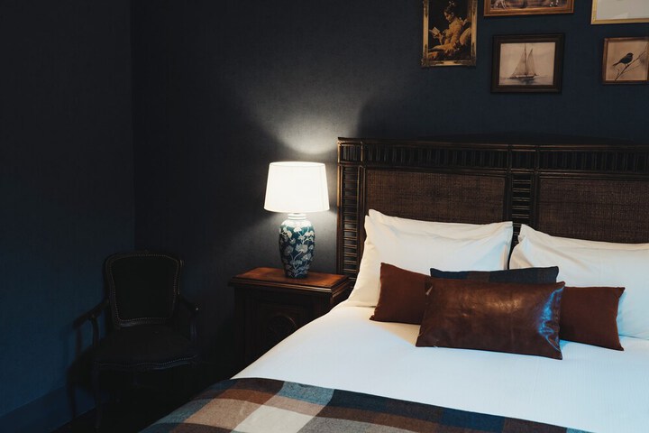 Room 9 of 30