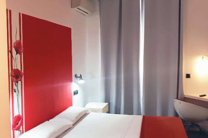 Room 4 of 20