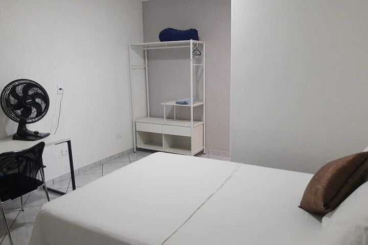 Room 5 of 33