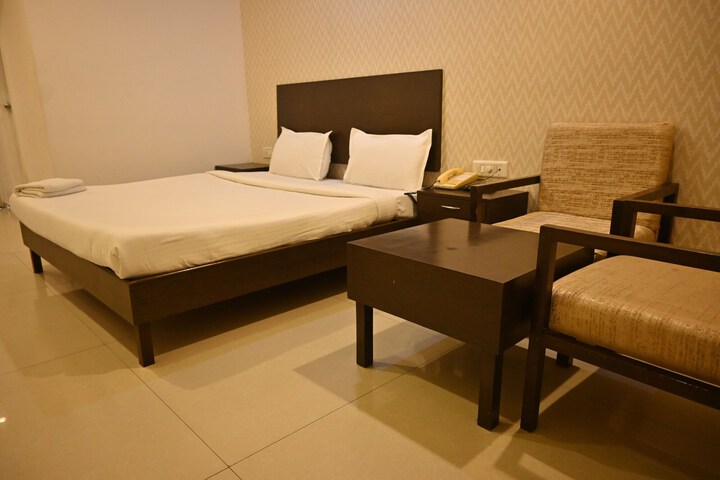 Room 26 of 37