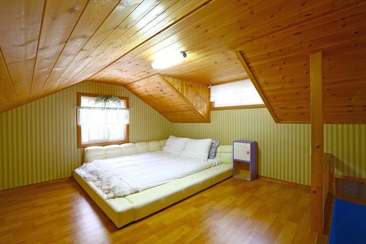 Room 35 of 111