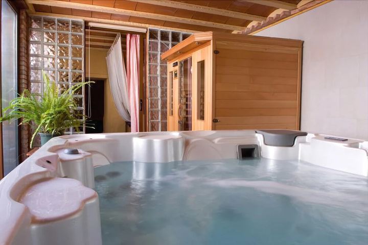 Pool Hotel