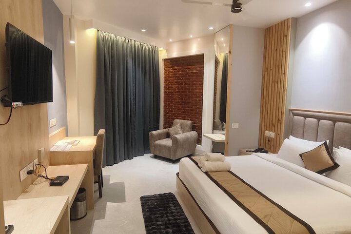 Room 13 of 29