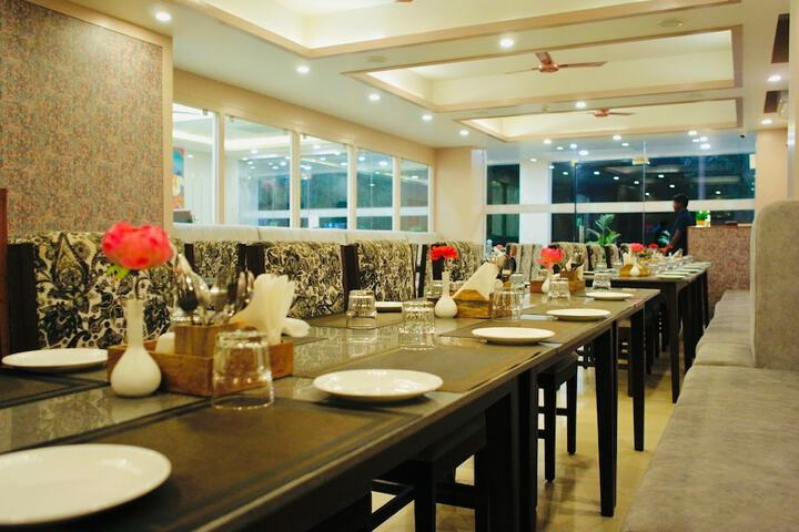 Dining 57 of 64