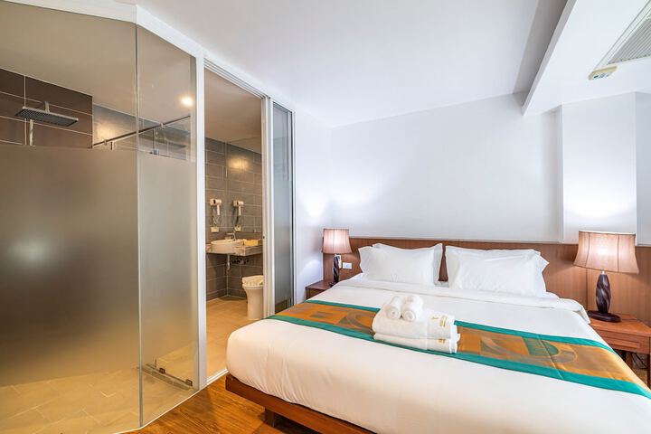 Room 16 of 72