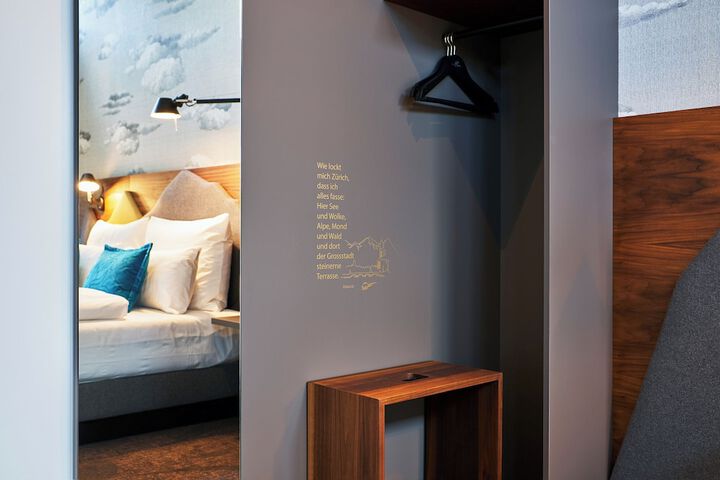 Room 7 of 62