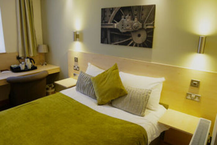 Room 18 of 32