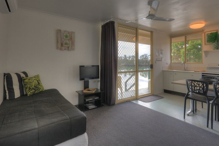 Room 5 of 13