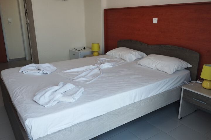 Room 16 of 37