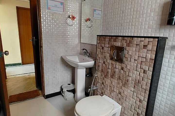 Room 13 of 17