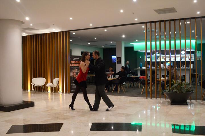 Bar