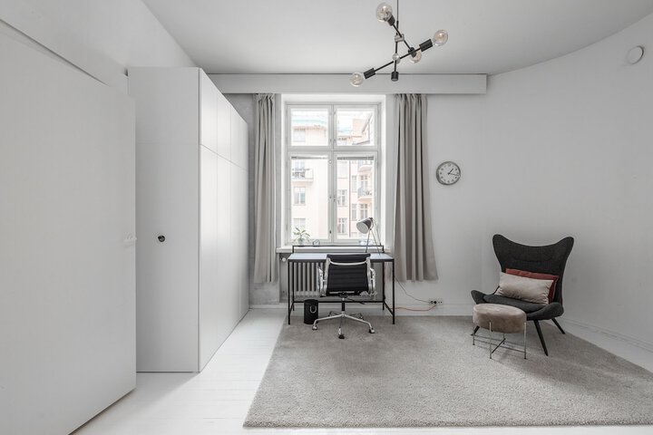 Room 63 of 80