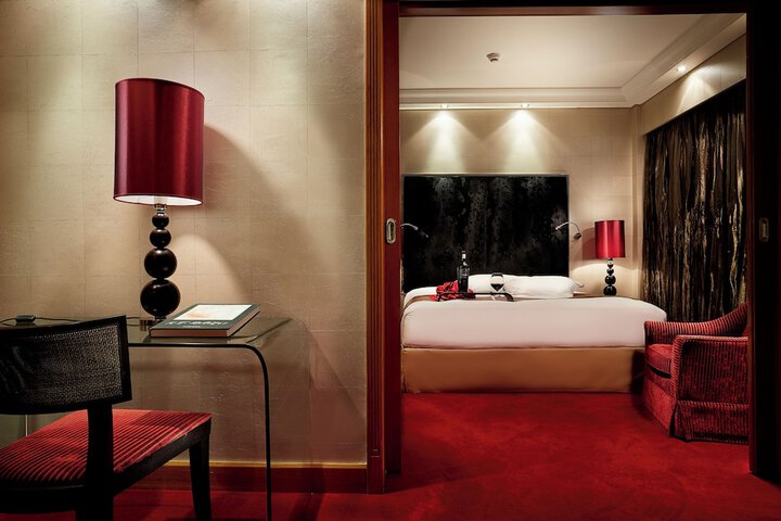 Room 17 of 195