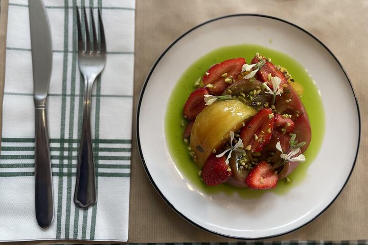Dining 52 of 72