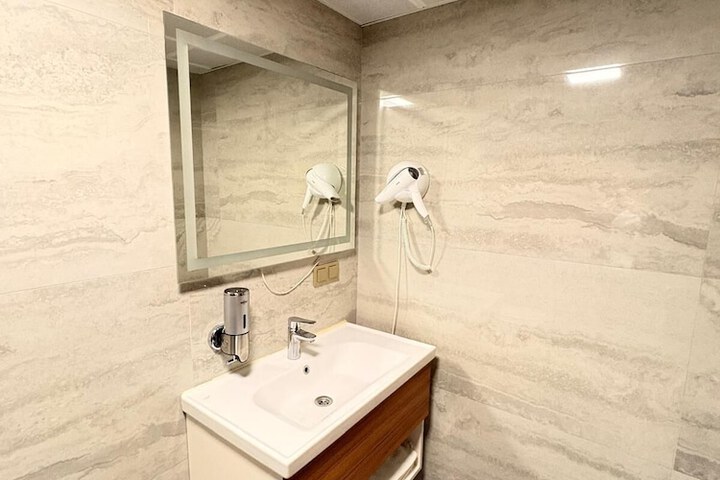 Room 20 of 40
