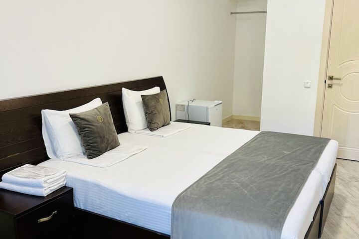 Room 14 of 22