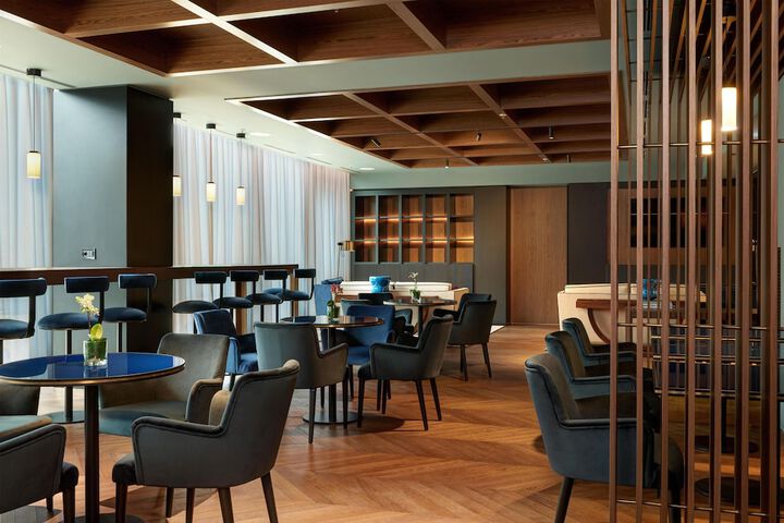 Dining 106 of 147