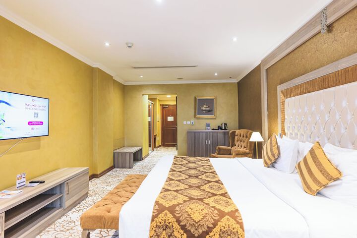 Room 10 of 84