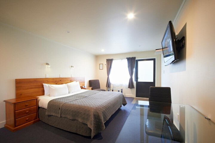 Room 12 of 36