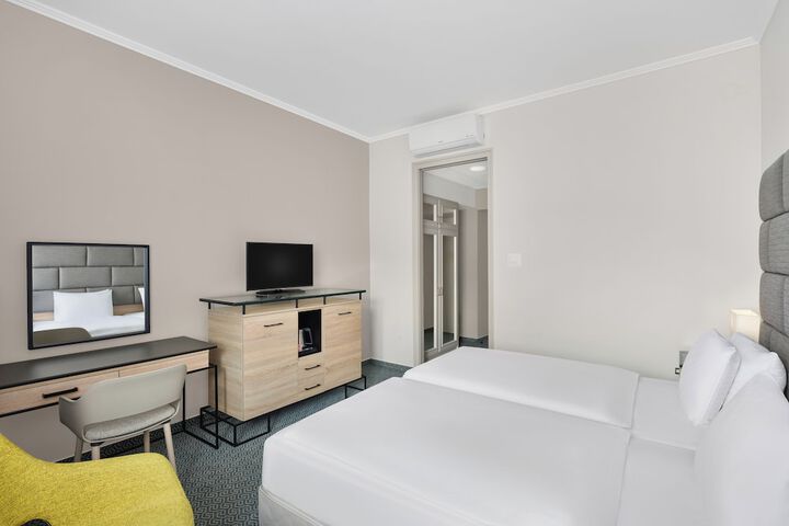 Room 47 of 81