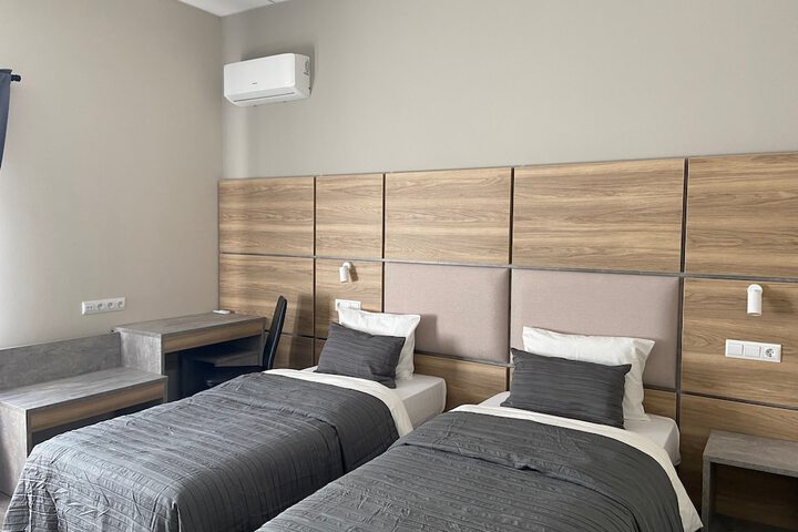 Room 6 of 35