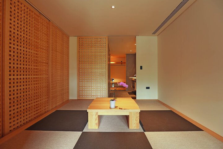 Room 4 of 41
