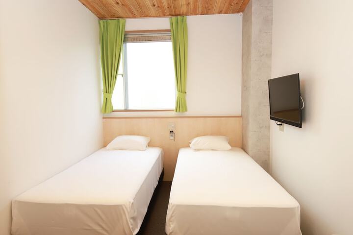 Room 15 of 74