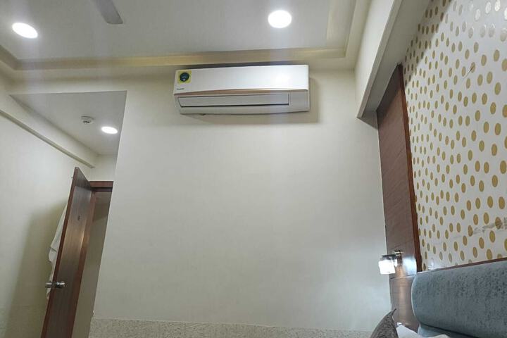 Room 18 of 31