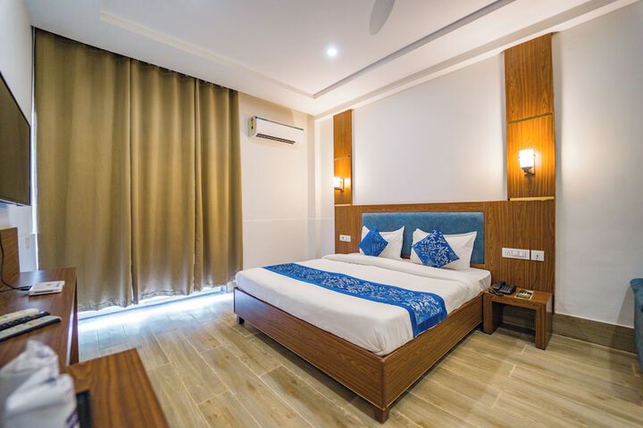 Room 6 of 31