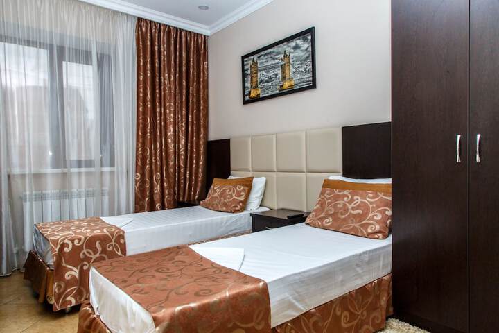 Room 4 of 30