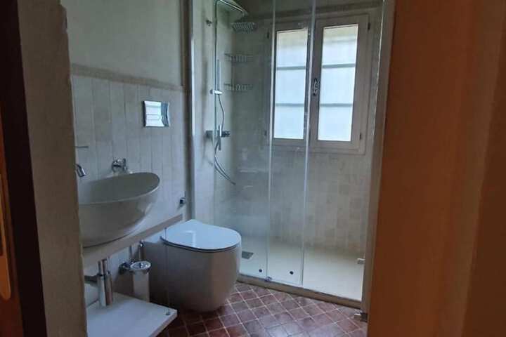 Room 52 of 81