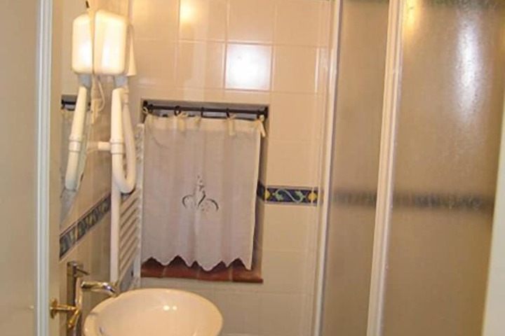 Room 35 of 47
