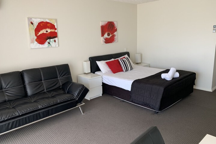 Room 64 of 136