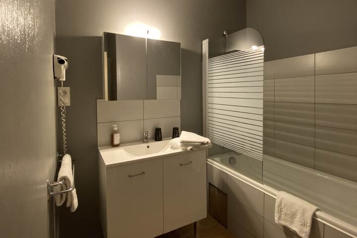 Room 46 of 73