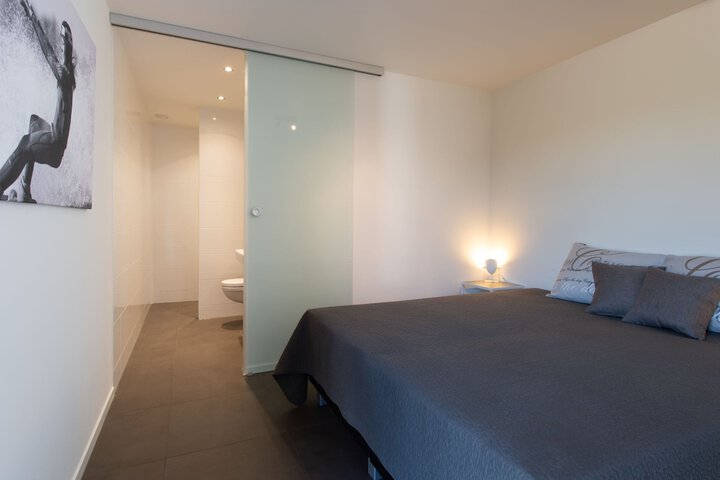 Room 10 of 67