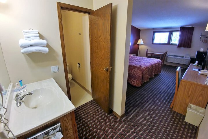 1 King Bed (1 of 7)