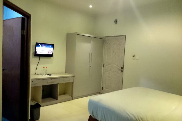 Room 21 of 37