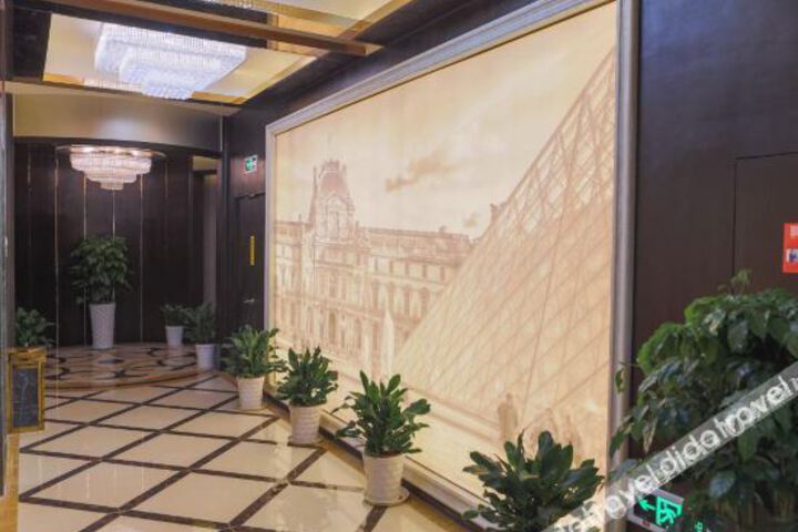 Hotel Interior 8 of 26