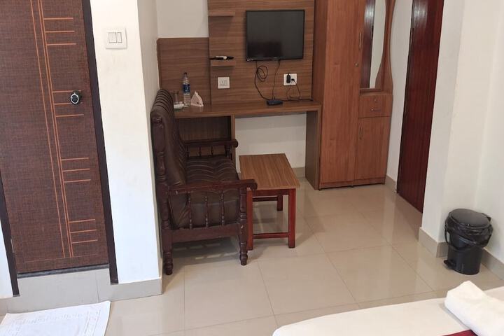 Room 16 of 26