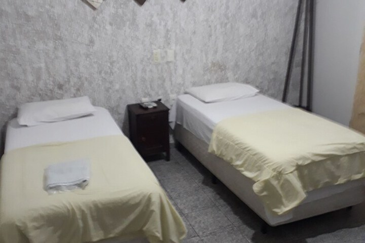 Room 34 of 98