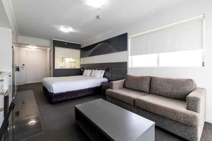 Room 11 of 74