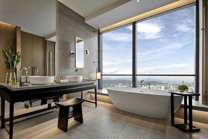 Room 54 of 93