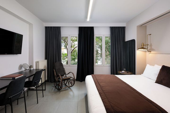 Room 32 of 70