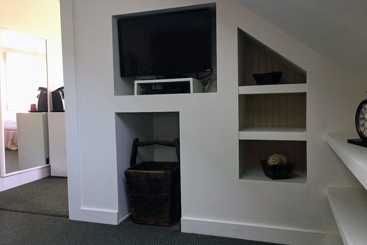 Room 85 of 168